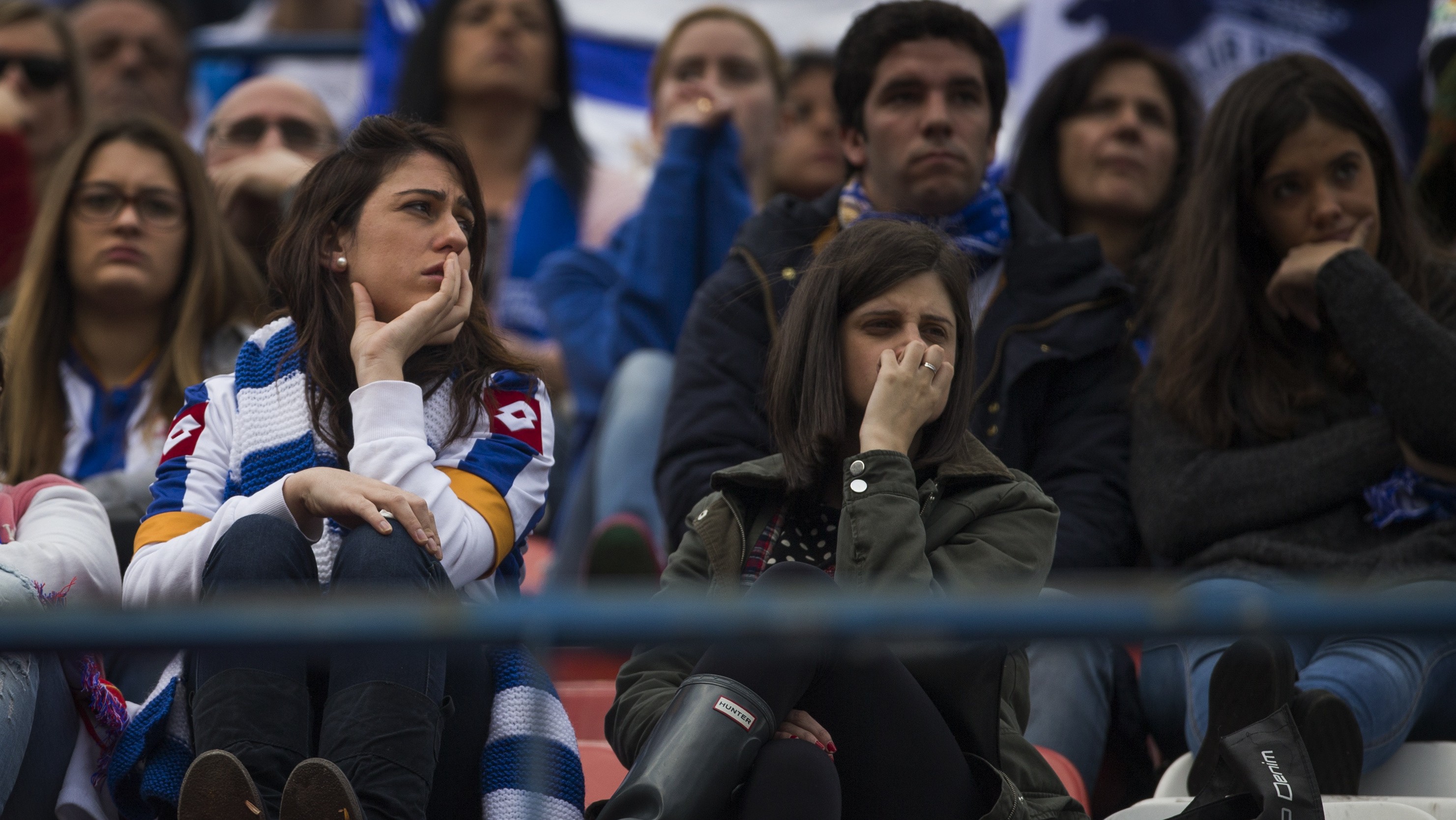 Futbal_fanúšikovia_La Coruna_smutní